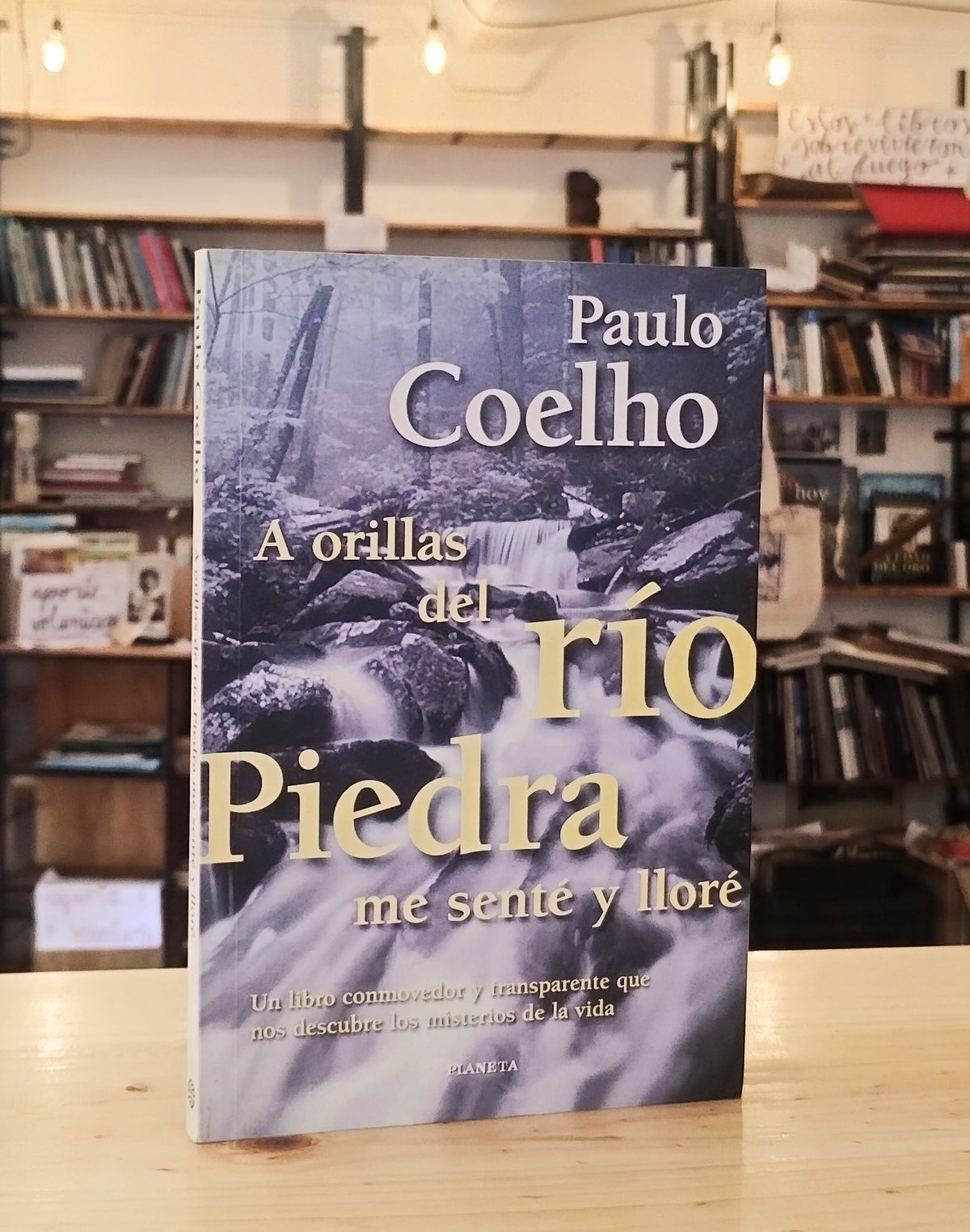 A orillas del río Piedra me senté y lloré
