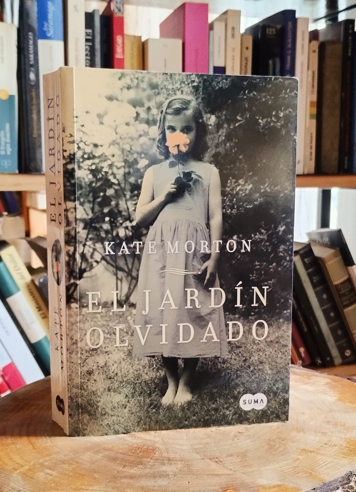 El jardín olvidado. Libro rescatado del incendio