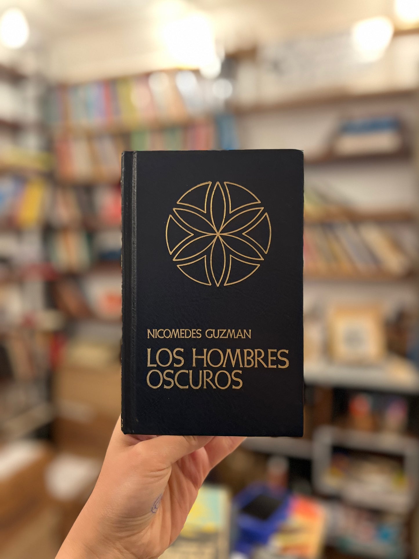 Los hombres oscuros