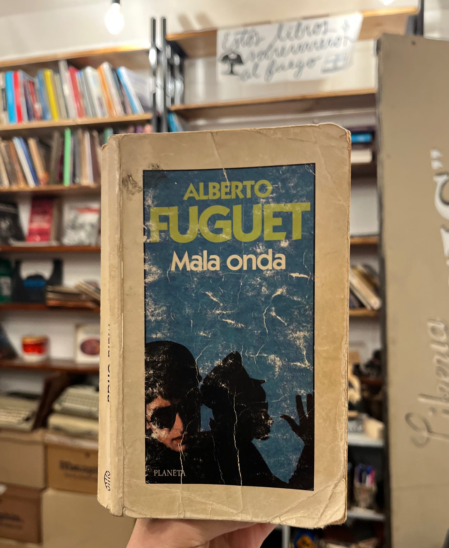Mala onda. Primera edición