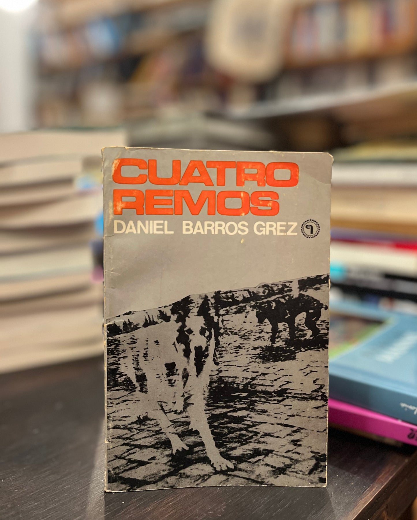 Cuatro remos. Edición Quimantu. Libro rescatado del incendio
