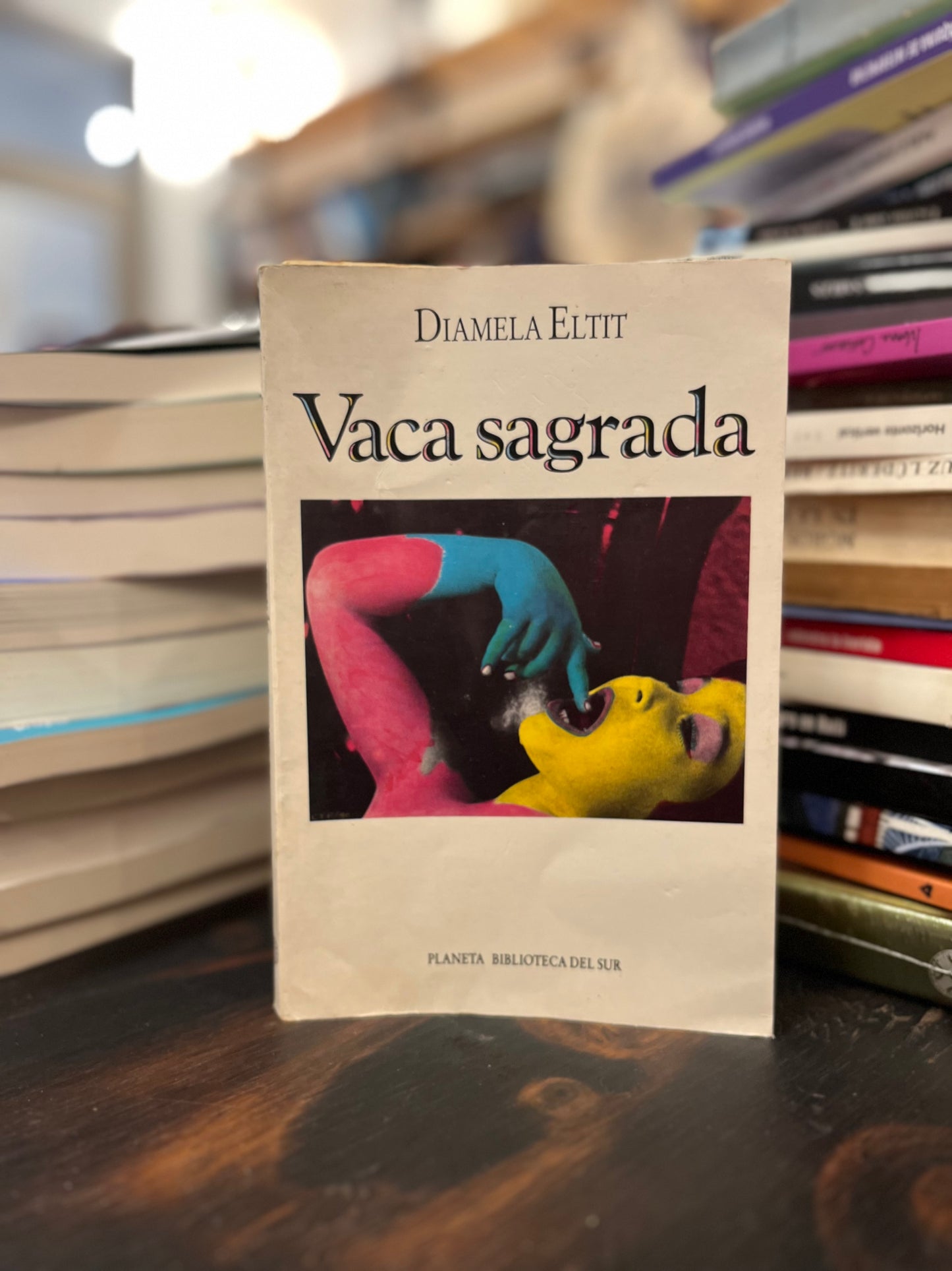 Vaca sagrada. Libro rescatado del incendio