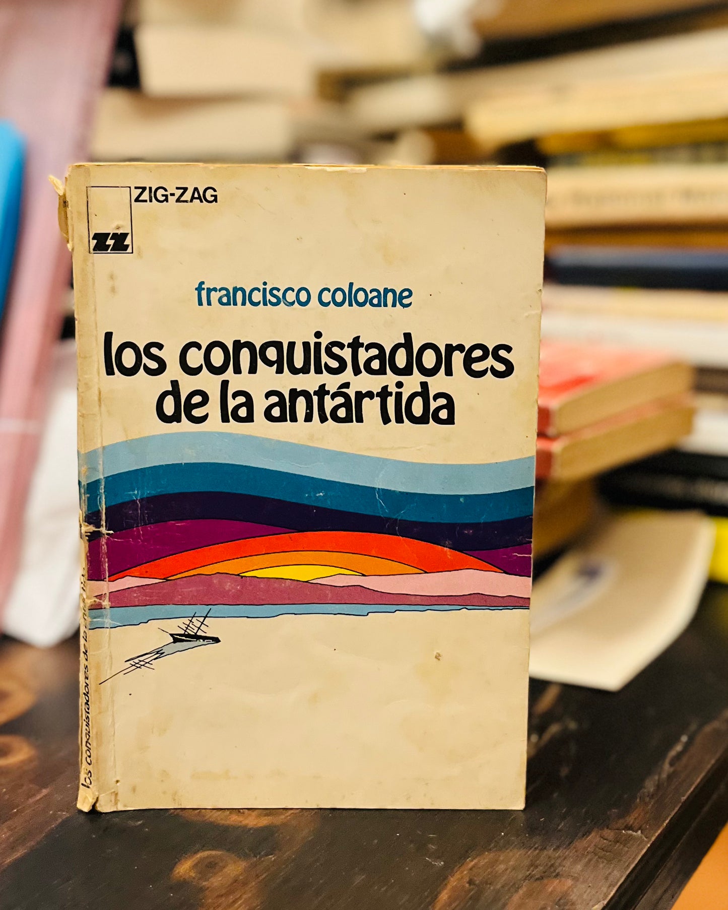 Los conquistadores de la Antártida. Libro rescatado del incendio