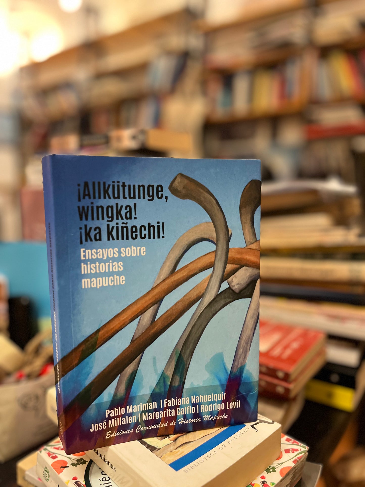 Escucha wingka una vez más. Libro rescatado del incendio