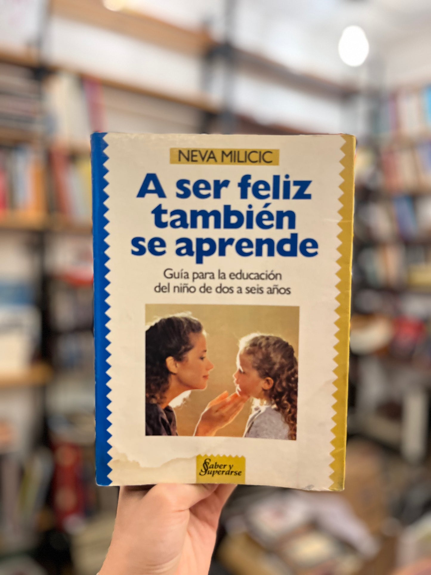 A ser feliz también se aprende. Libro rescatado del incendio