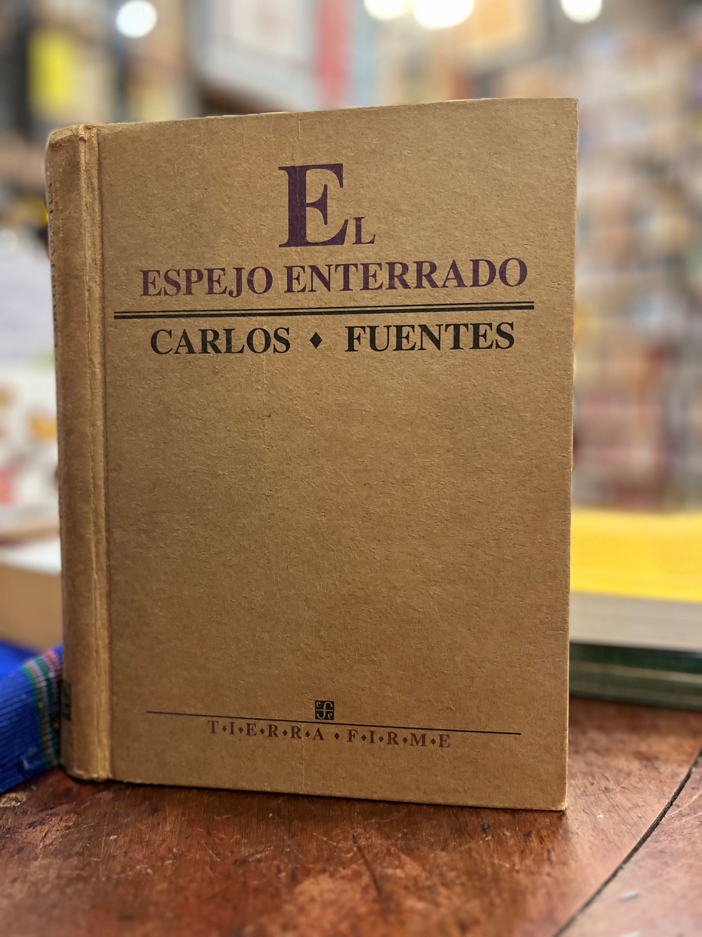 El Espejo enterrado