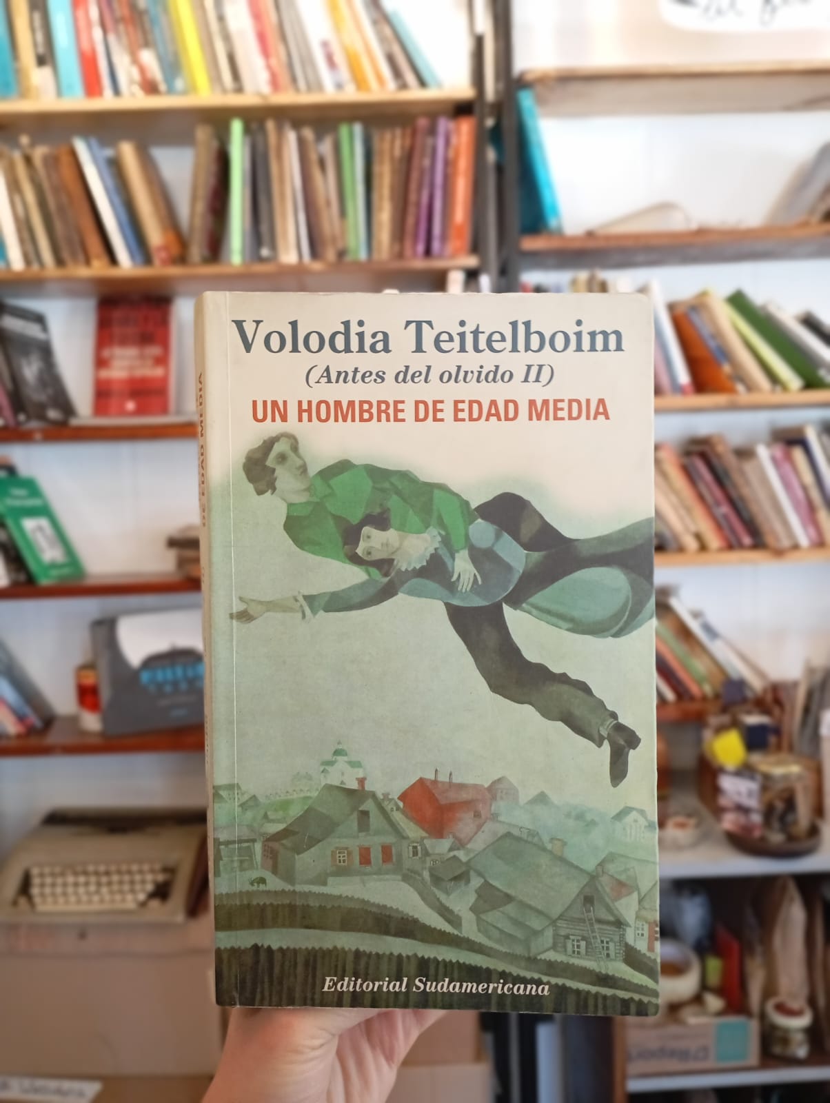 Un hombre de edad media (Antes del olvido II). Libro rescatado del incendio