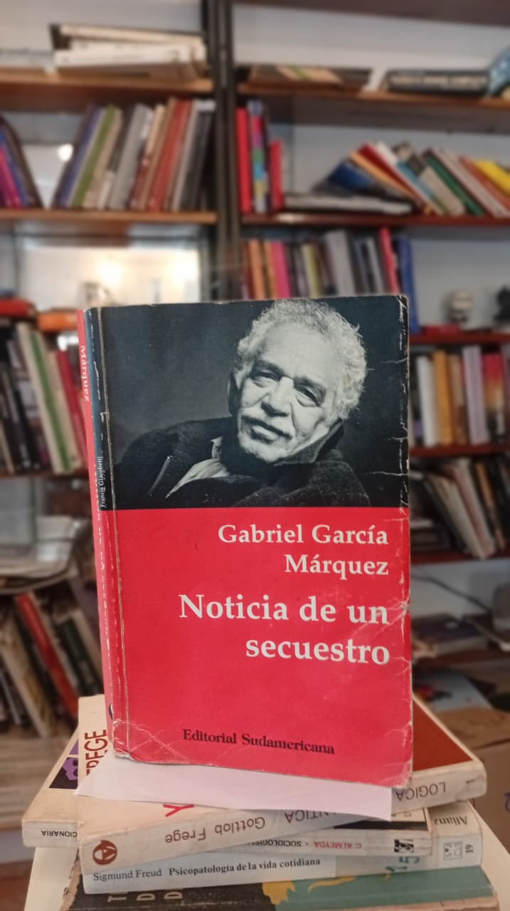 Noticia de un secuestro. Libro rescatado del incendio.