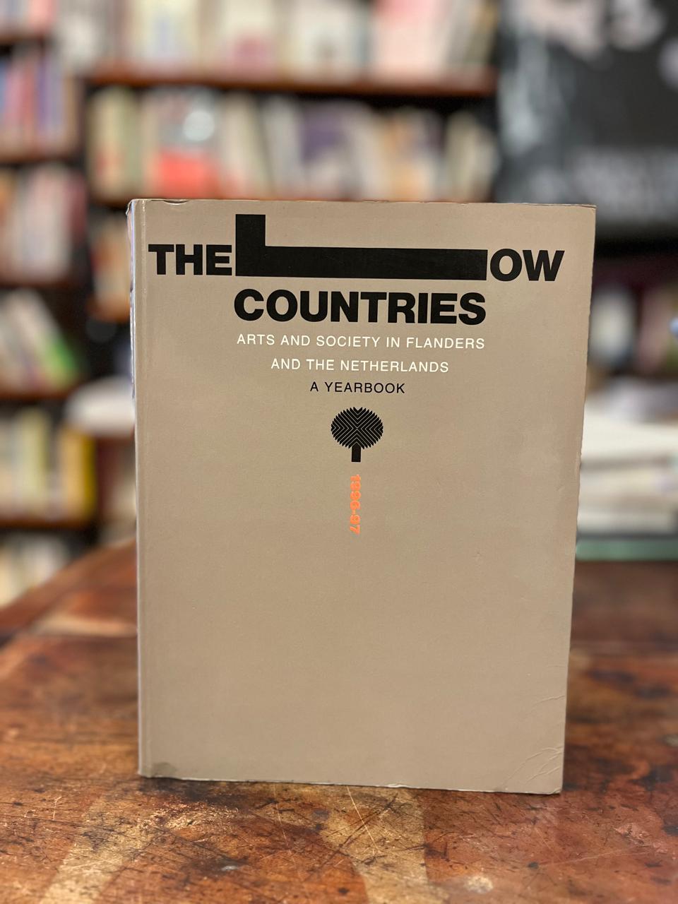 The low countries. Arts and society in Flanders and the Netherlands.