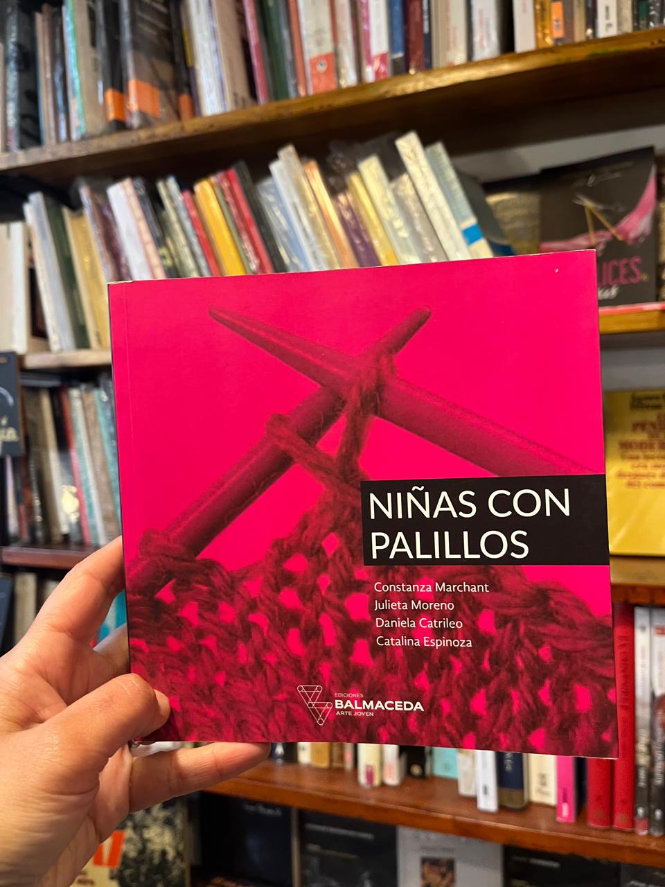 Niñas con palillos