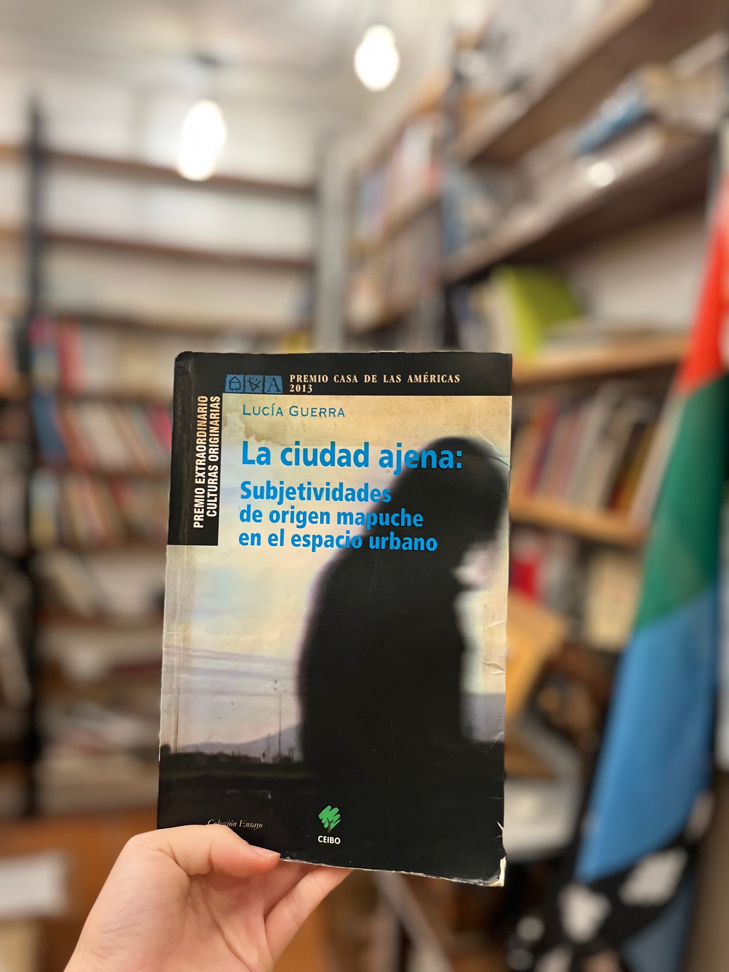 La ciudad ajena. Premio Casa de las Américas. Libro rescatado del incendio