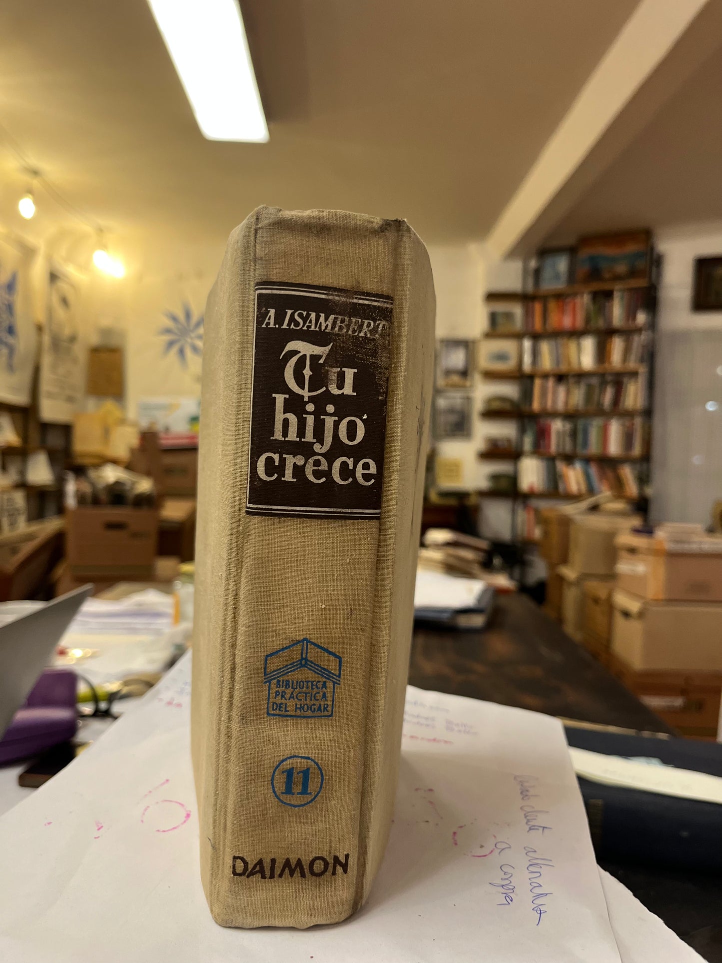Tu hijo crece. Libro rescatado del incendio
