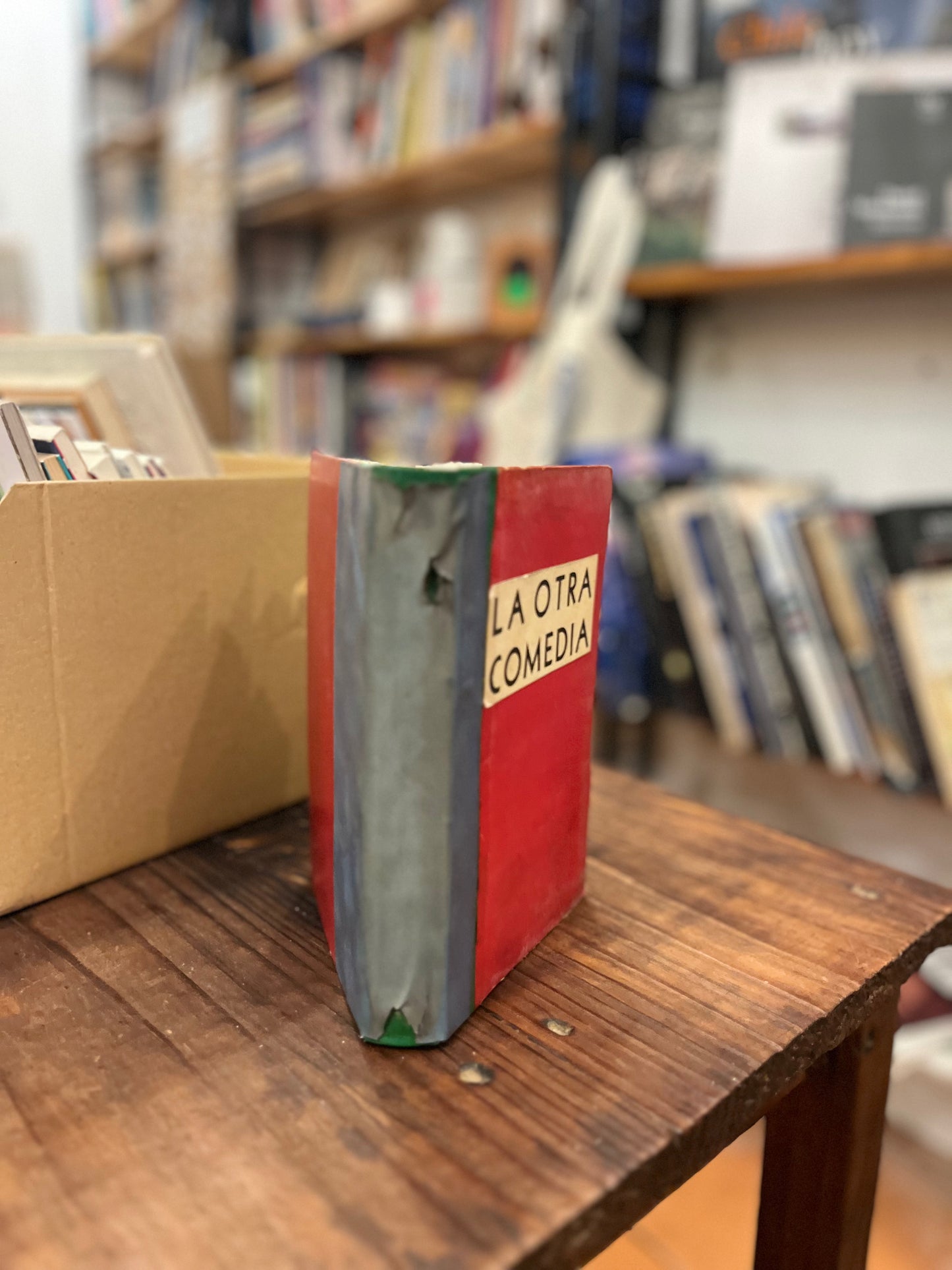 La otra comedia. Libro rescatado del incendio