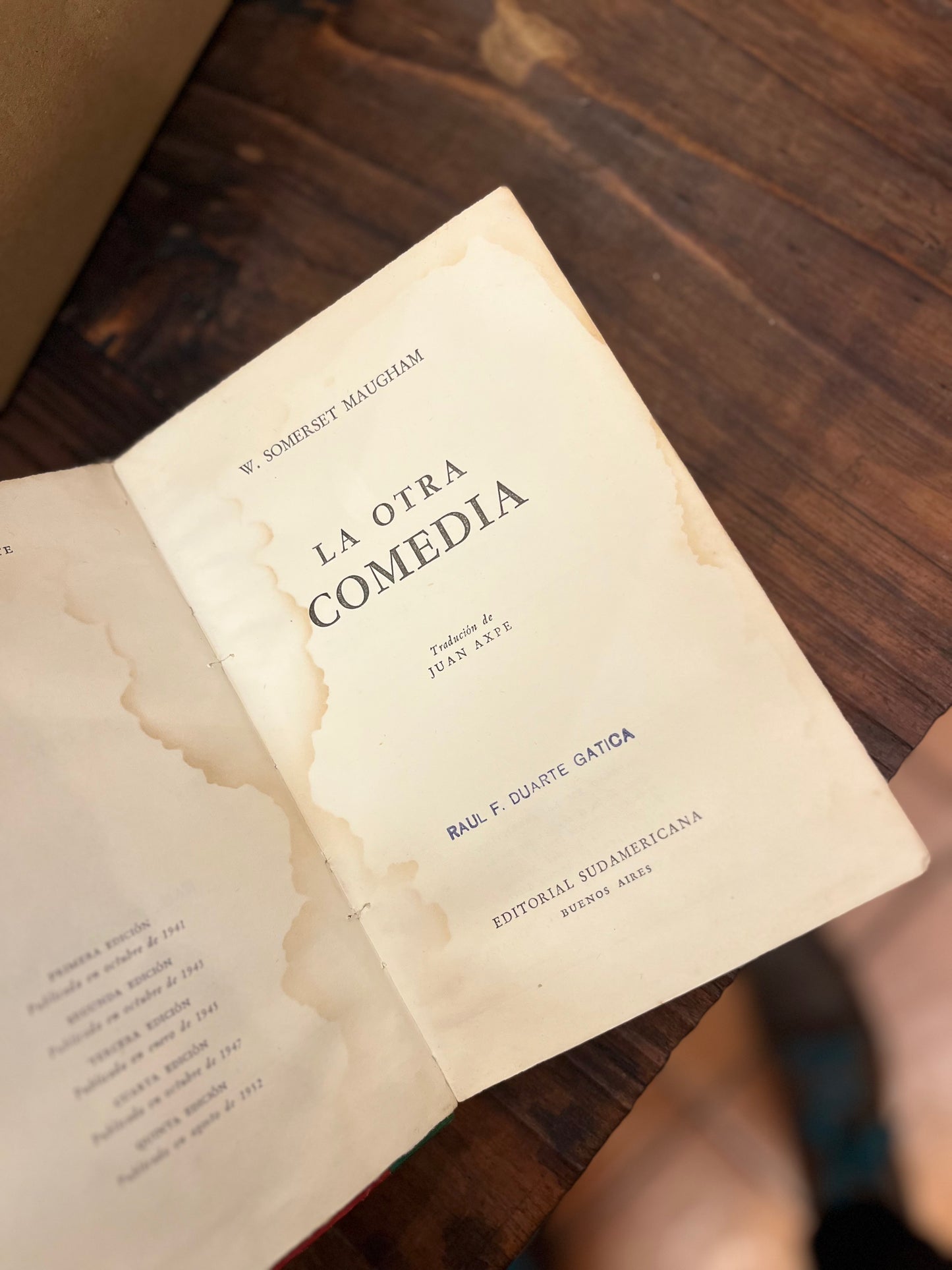 La otra comedia. Libro rescatado del incendio