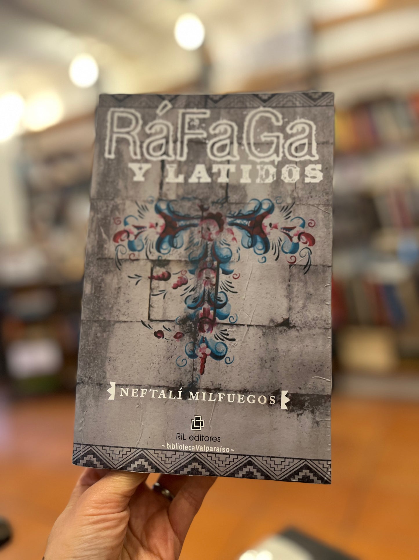 Ráfaga y latidos. Libro rescatado del incendio