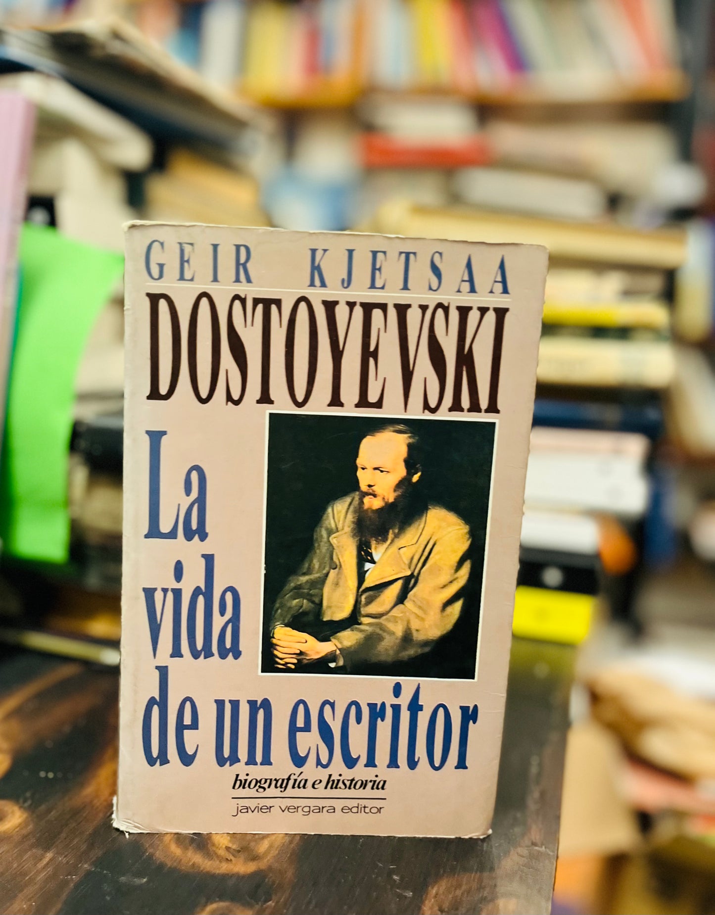 Dostoyevski. La vida de un escritor.Libro rescatado del incendio