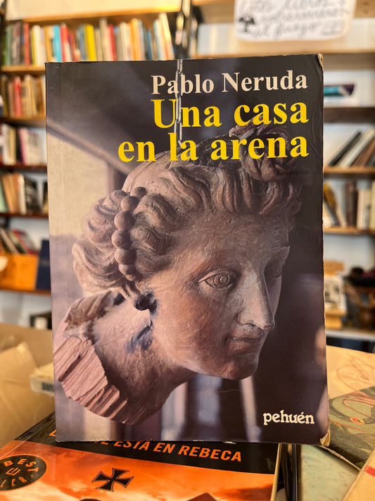 Una casa en la arena. Libro rescatado del incendio