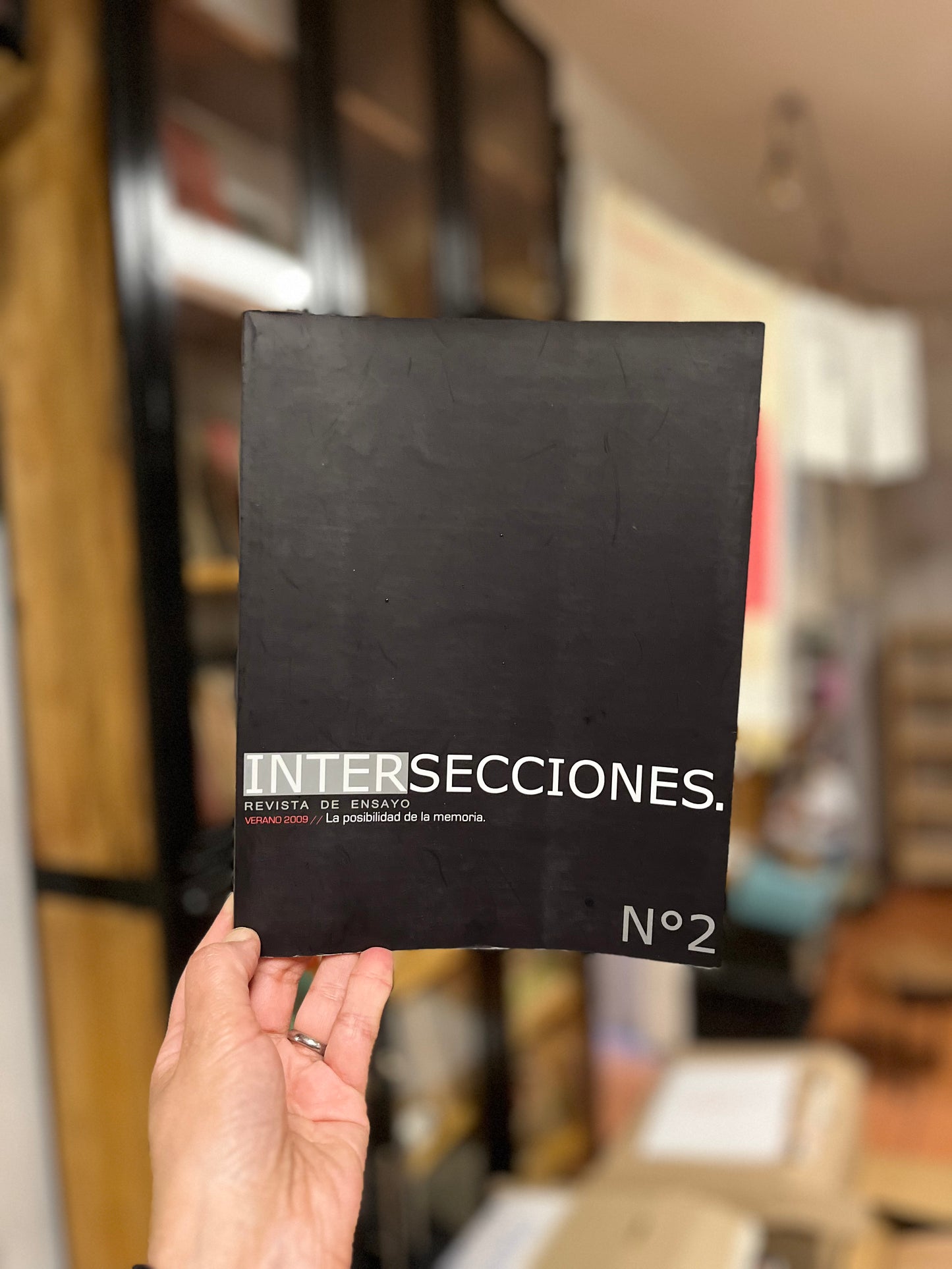 Intersecciones Revista de ensayo