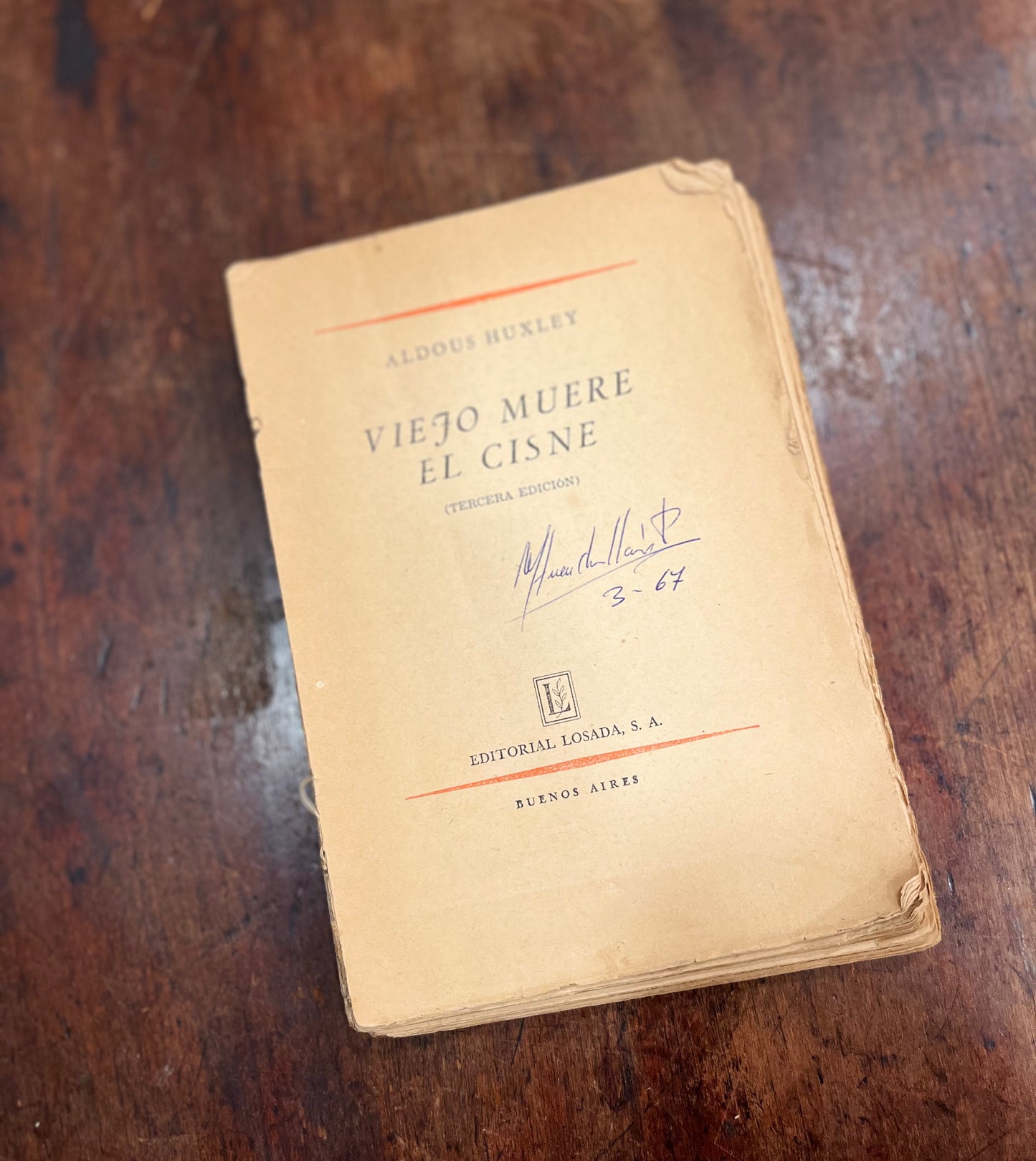 Viejo muere el cisne