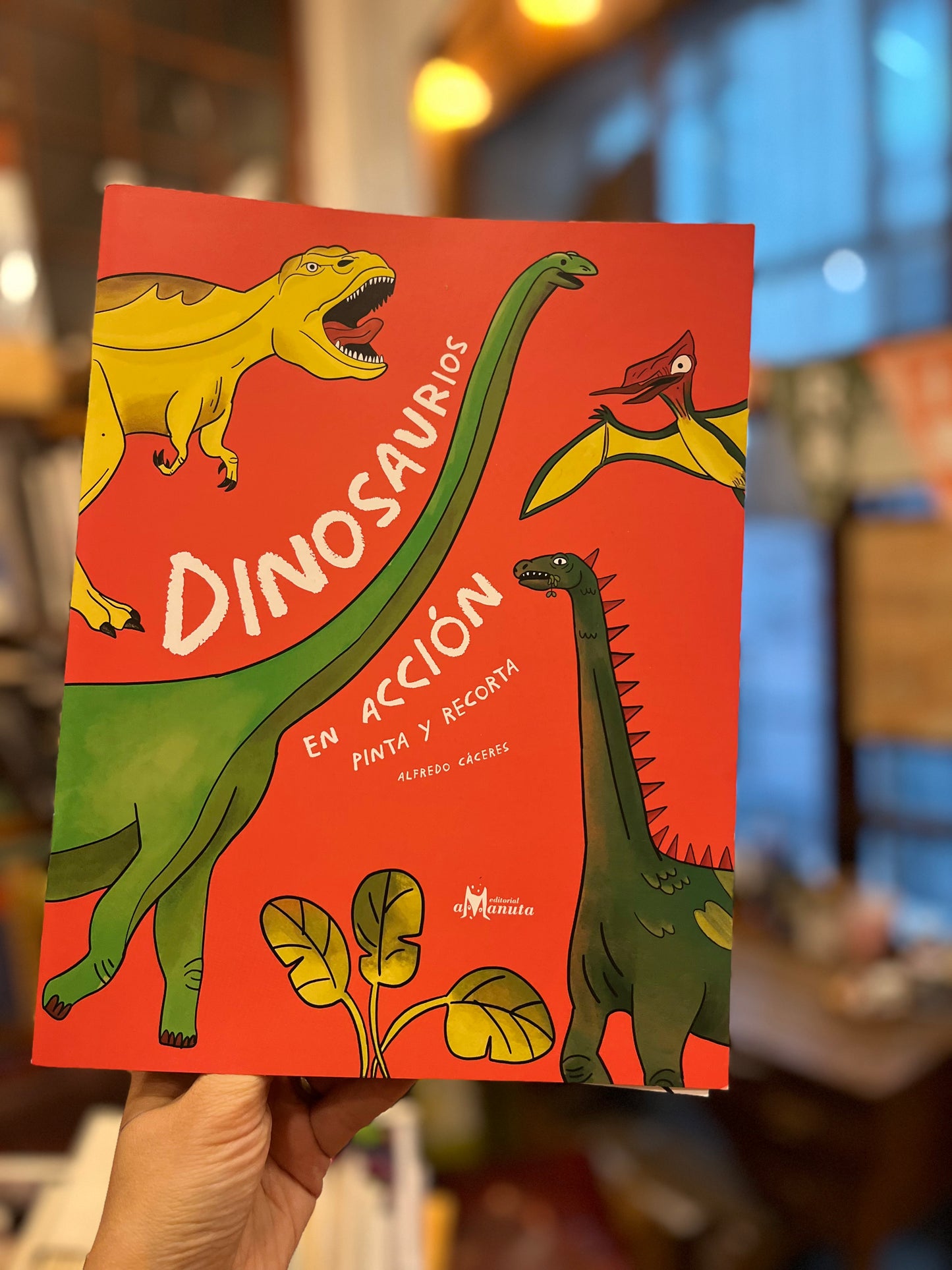Dinosaurios en acción. Pinta y recorta