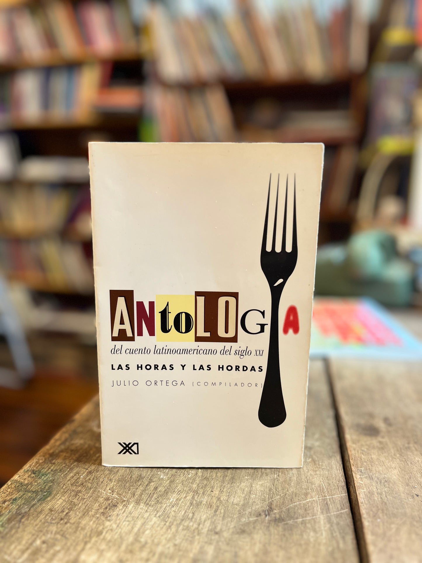 Antologia del cuento latinoamericano del siglo XXI. Las Horas y las hordas