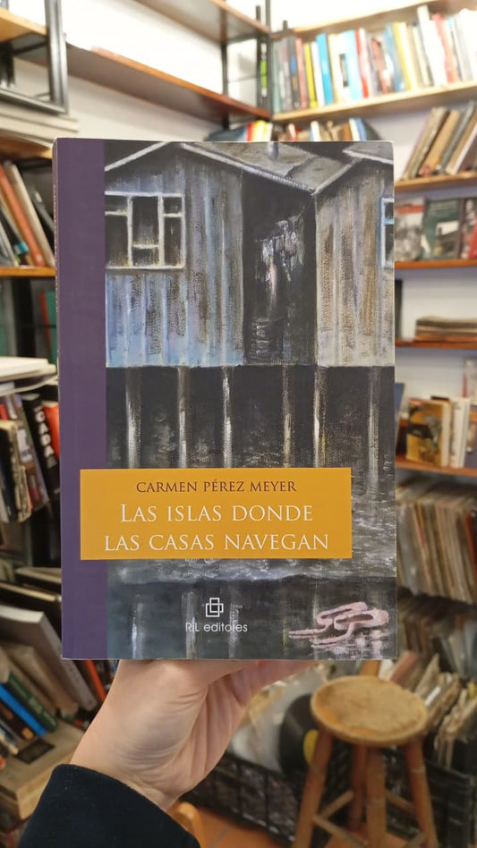Las islas donde las casas navegan. Libro rescatado del incendio