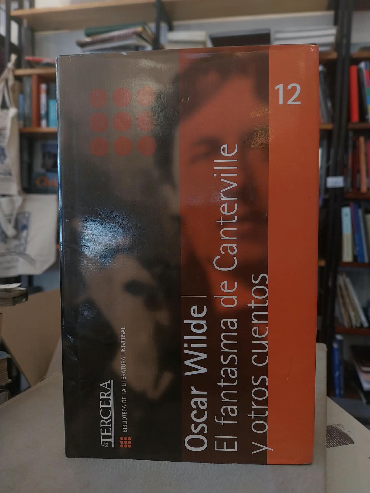 El fantasma de Canterville y otros cuentos. Libro rescatado del incendio