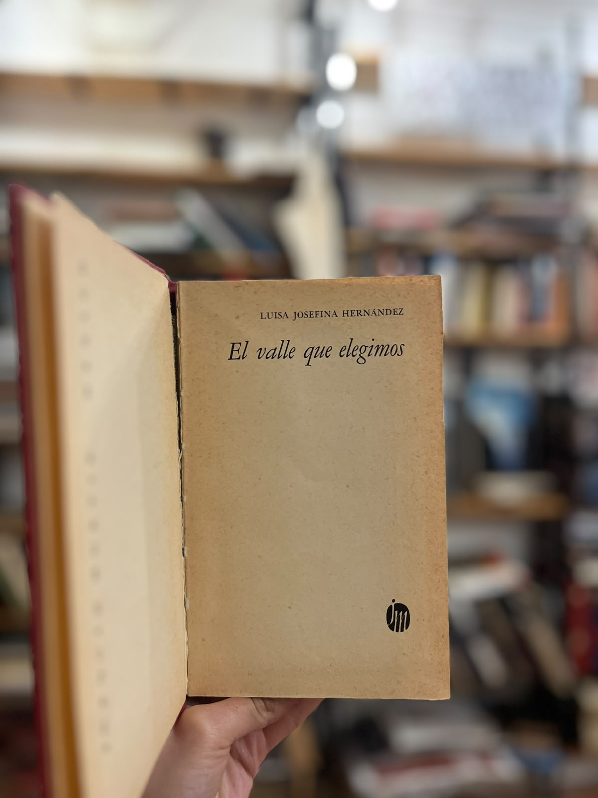 El valle que elegimos. Libro rescatado del incendio