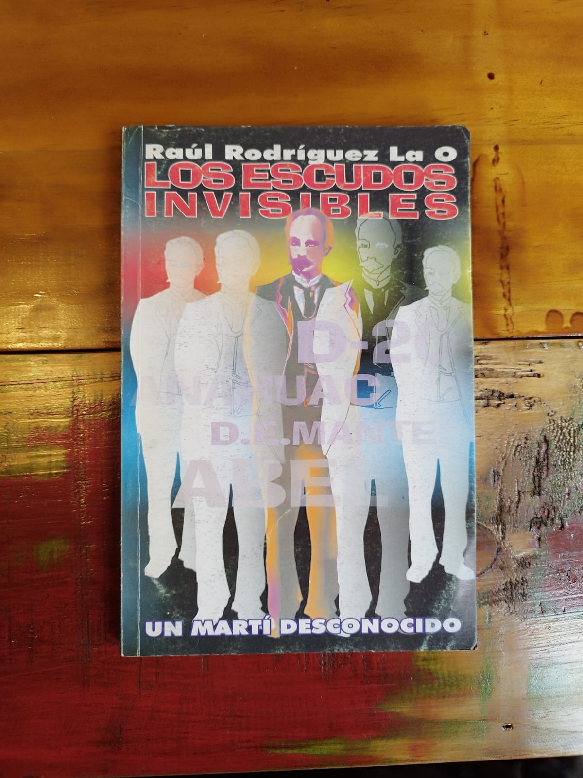 Los Escudos Invisibles